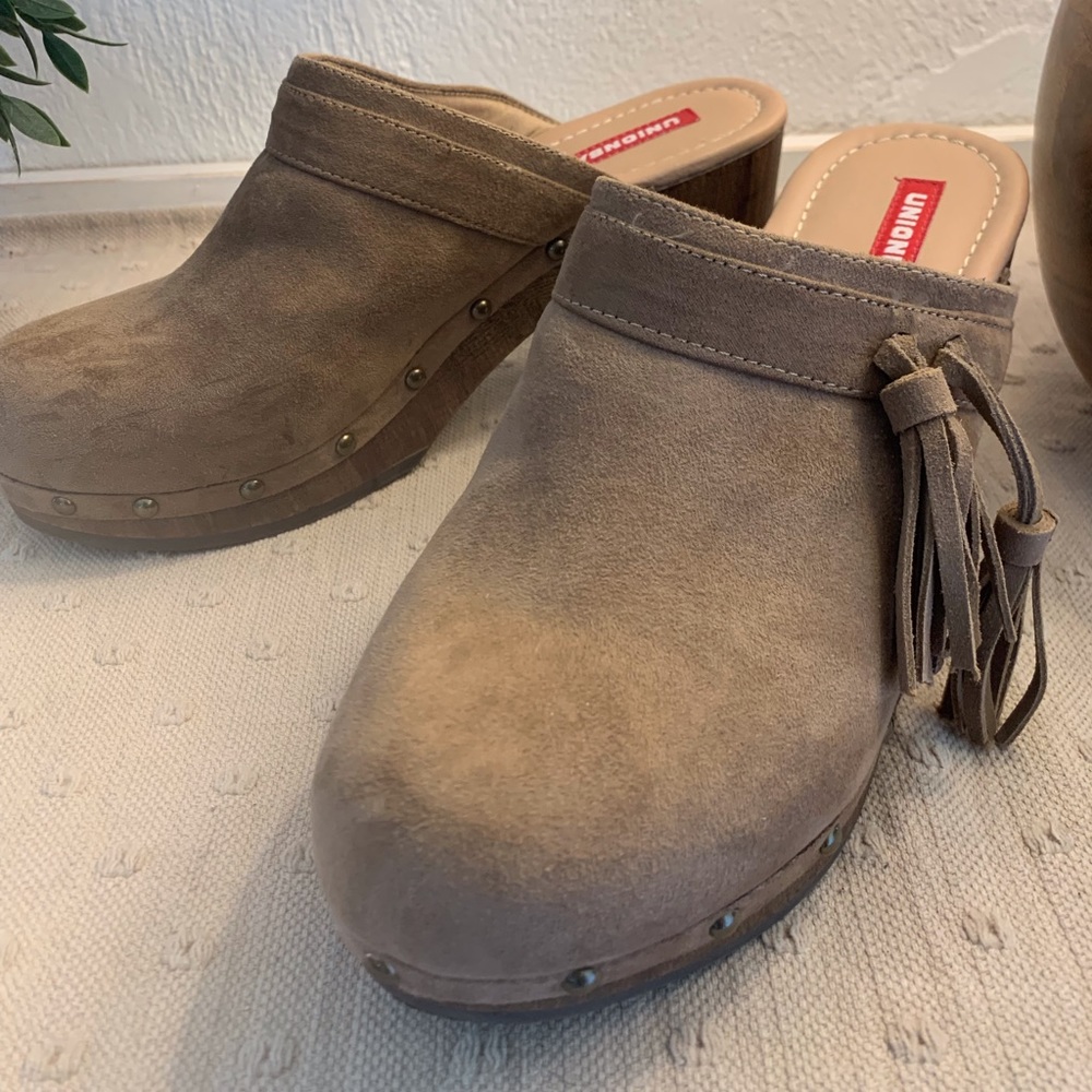 Union Bay faux suede clogs